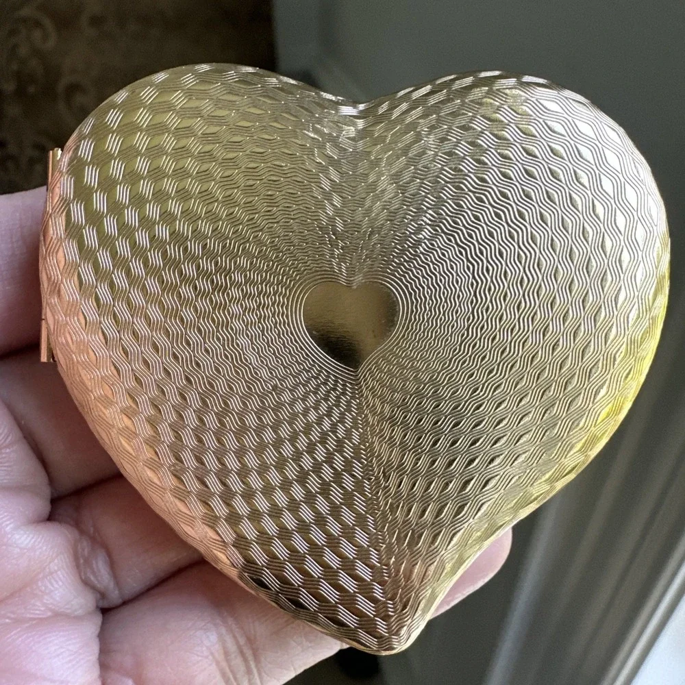 VTG Heart Compact Trinket Box 2.5 in Hinged Lid Texture Etched Design Gold Tone